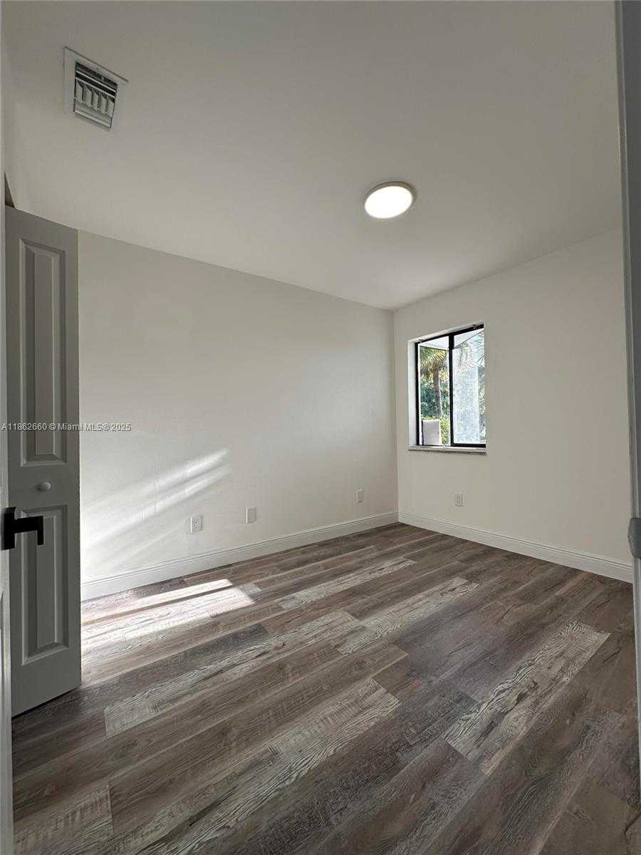 Small Image of 25031 SOUTH WEST 126TH CT, Homestead Number 14