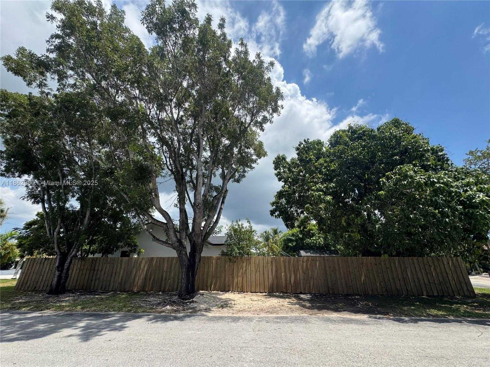 Small Image of 25031 SOUTH WEST 126TH CT, Homestead Number 33