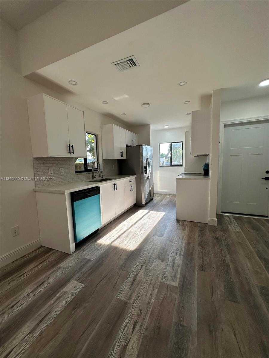 Small Image of 25031 SOUTH WEST 126TH CT, Homestead Number 4