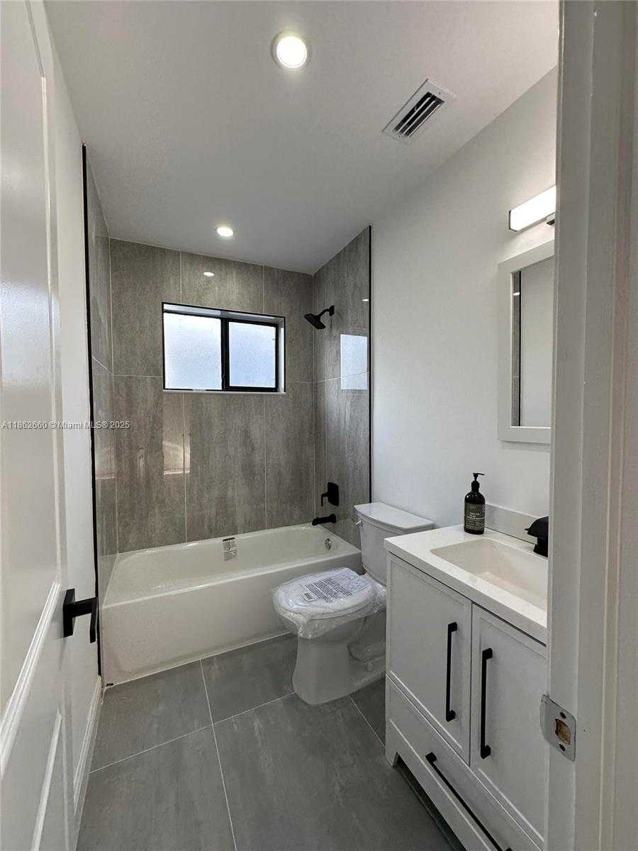 Small Image of 25031 SOUTH WEST 126TH CT, Homestead Number 8