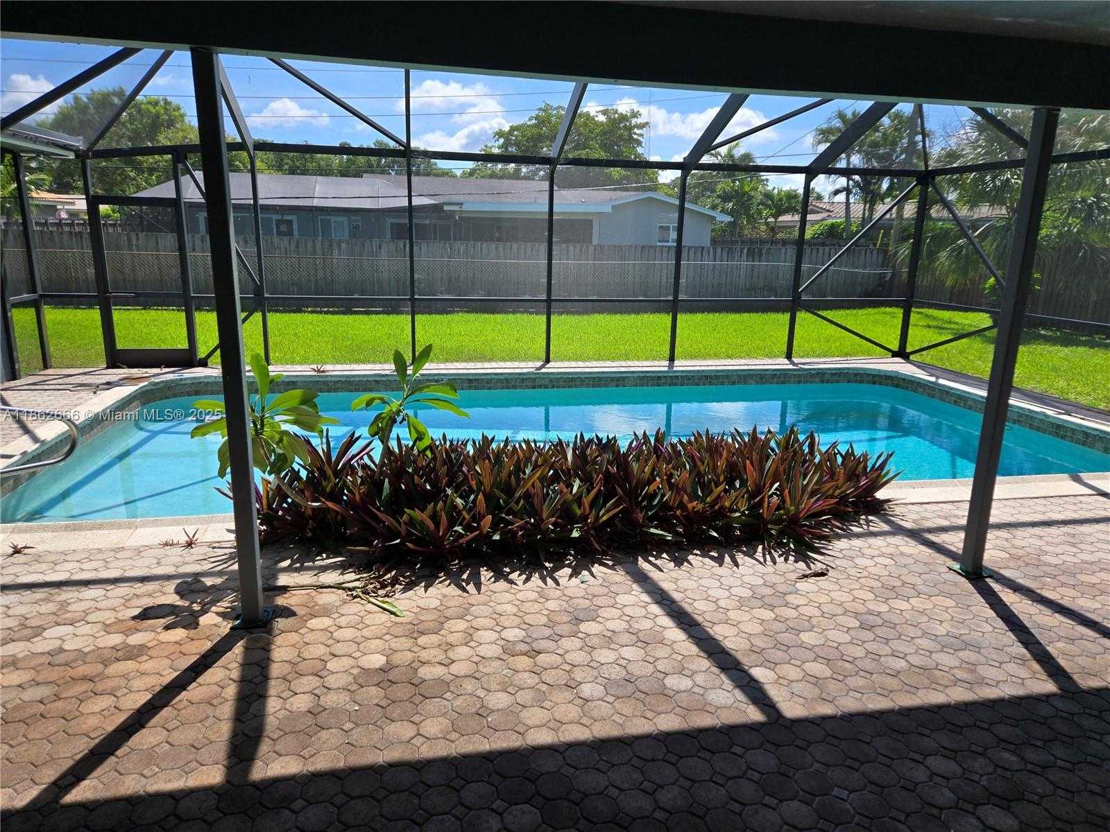 Small Image of 520 NORTH WEST 75TH TER, Plantation Number 21