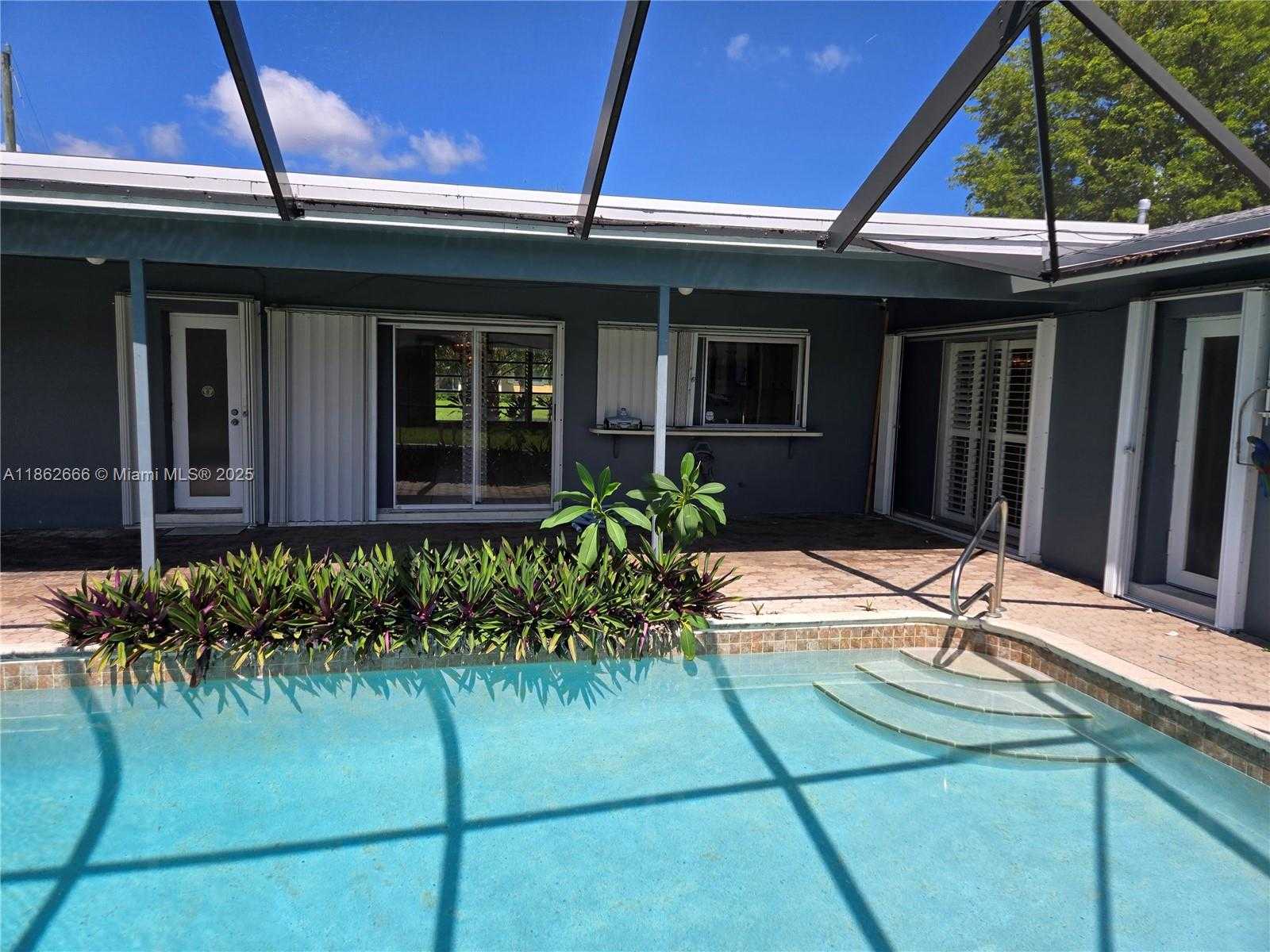 Small Image of 520 NORTH WEST 75TH TER, Plantation Number 28