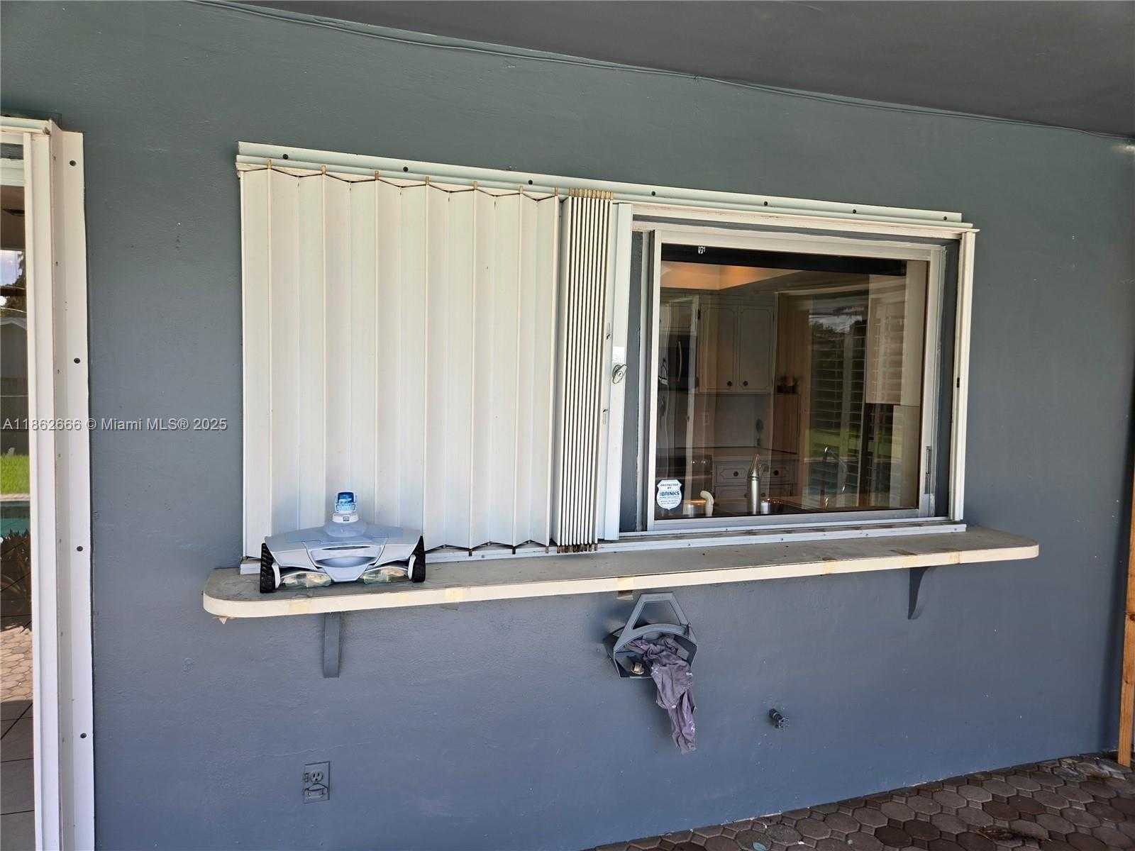 Small Image of 520 NORTH WEST 75TH TER, Plantation Number 32
