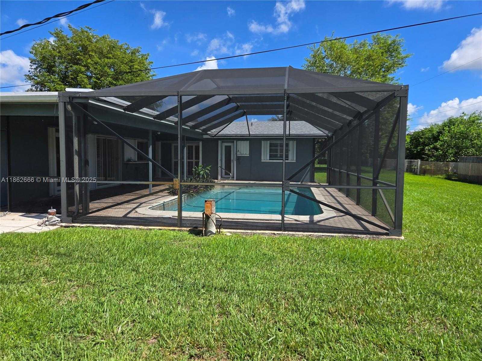 Small Image of 520 NORTH WEST 75TH TER, Plantation Number 36