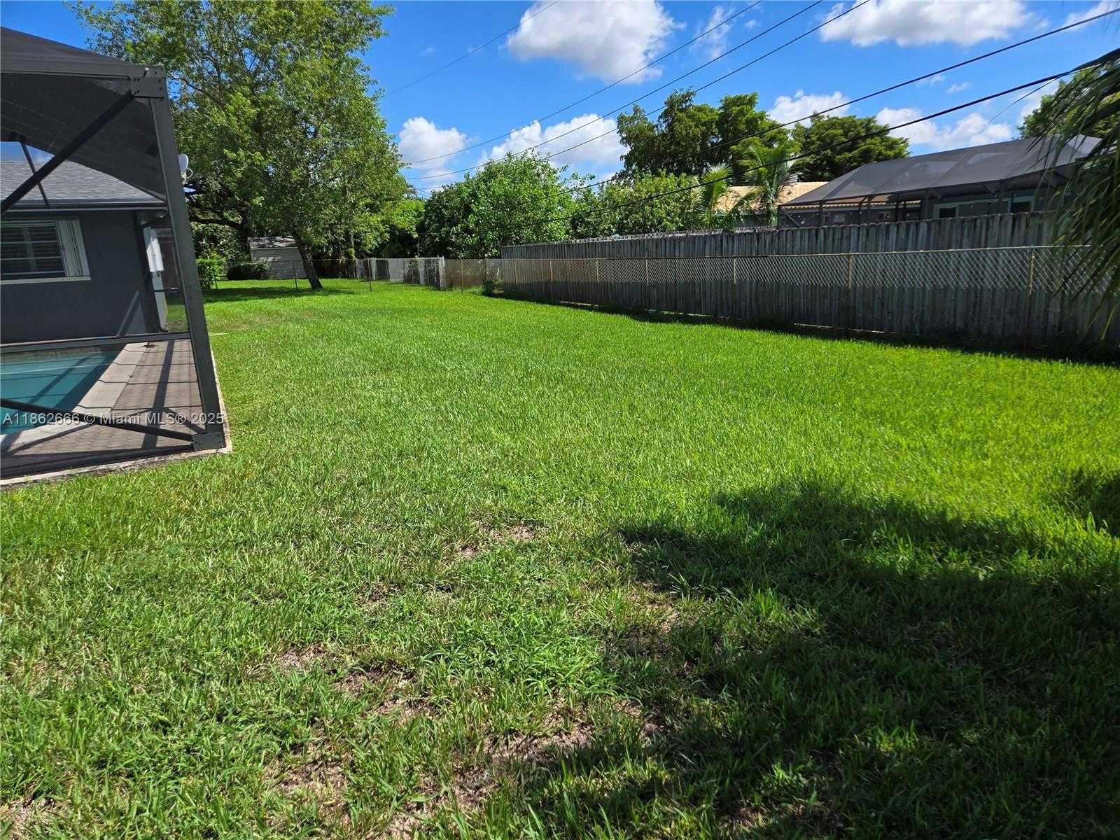 Small Image of 520 NORTH WEST 75TH TER, Plantation Number 37