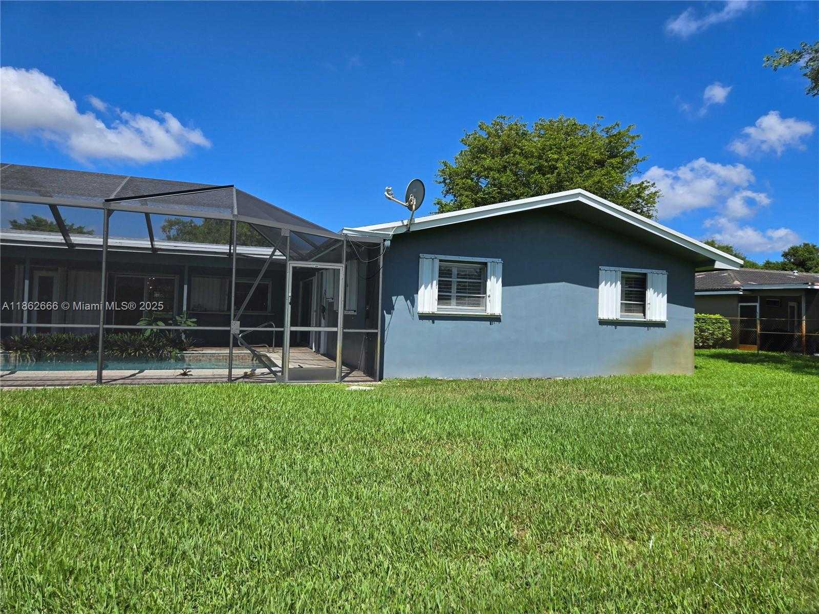 Small Image of 520 NORTH WEST 75TH TER, Plantation Number 39