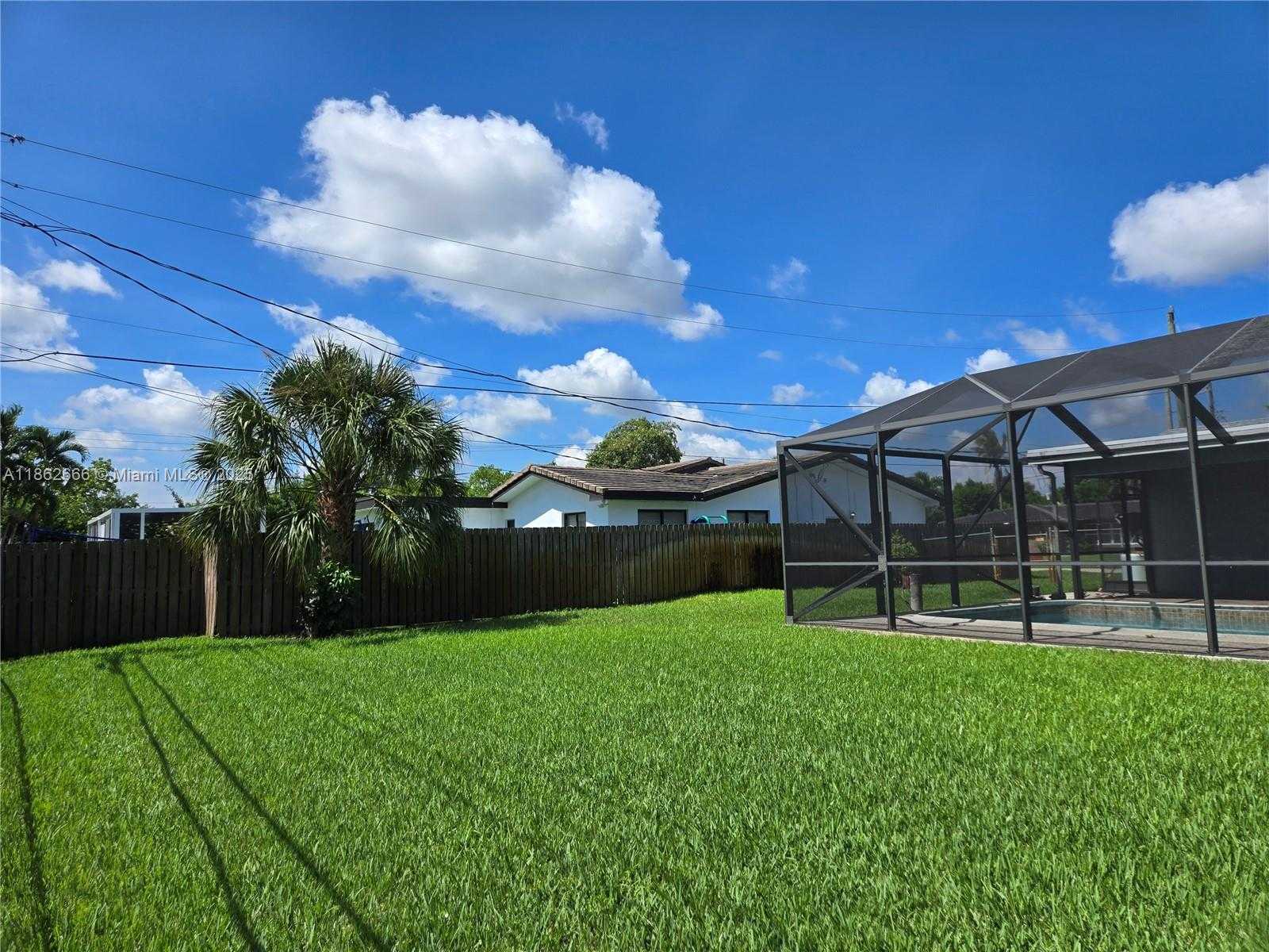 Small Image of 520 NORTH WEST 75TH TER, Plantation Number 40