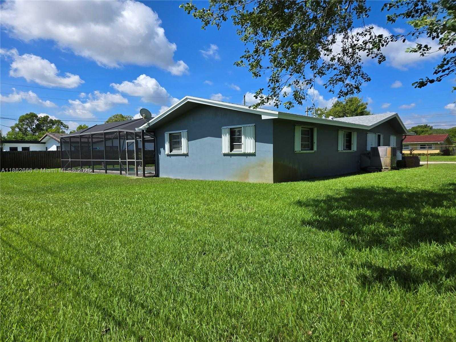 Small Image of 520 NORTH WEST 75TH TER, Plantation Number 41
