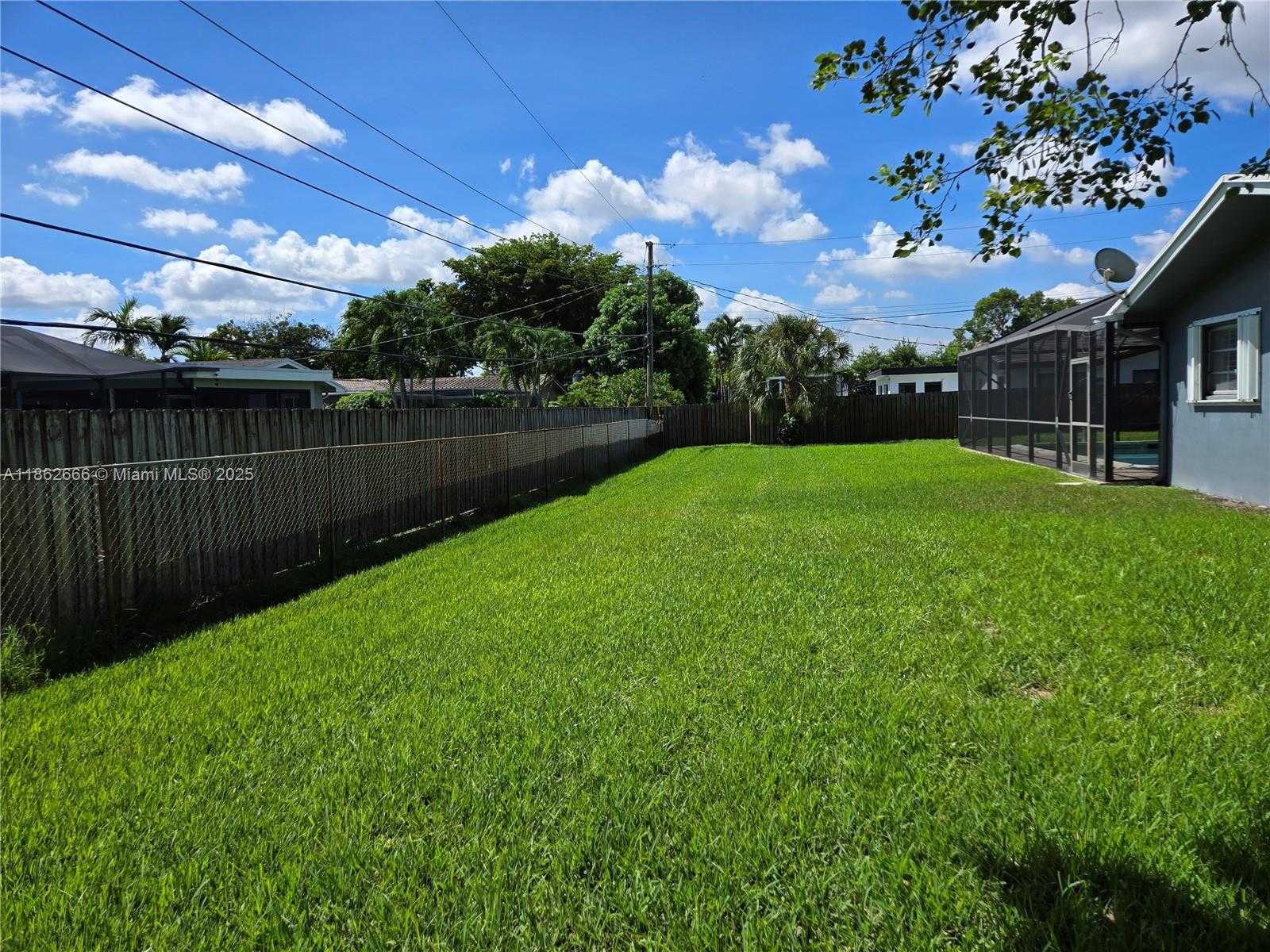 Small Image of 520 NORTH WEST 75TH TER, Plantation Number 42