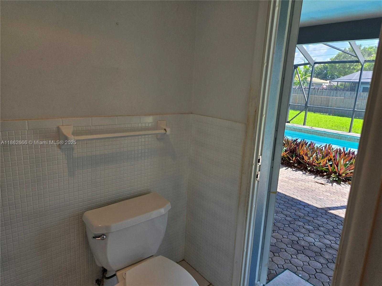 Small Image of 520 NORTH WEST 75TH TER, Plantation Number 56