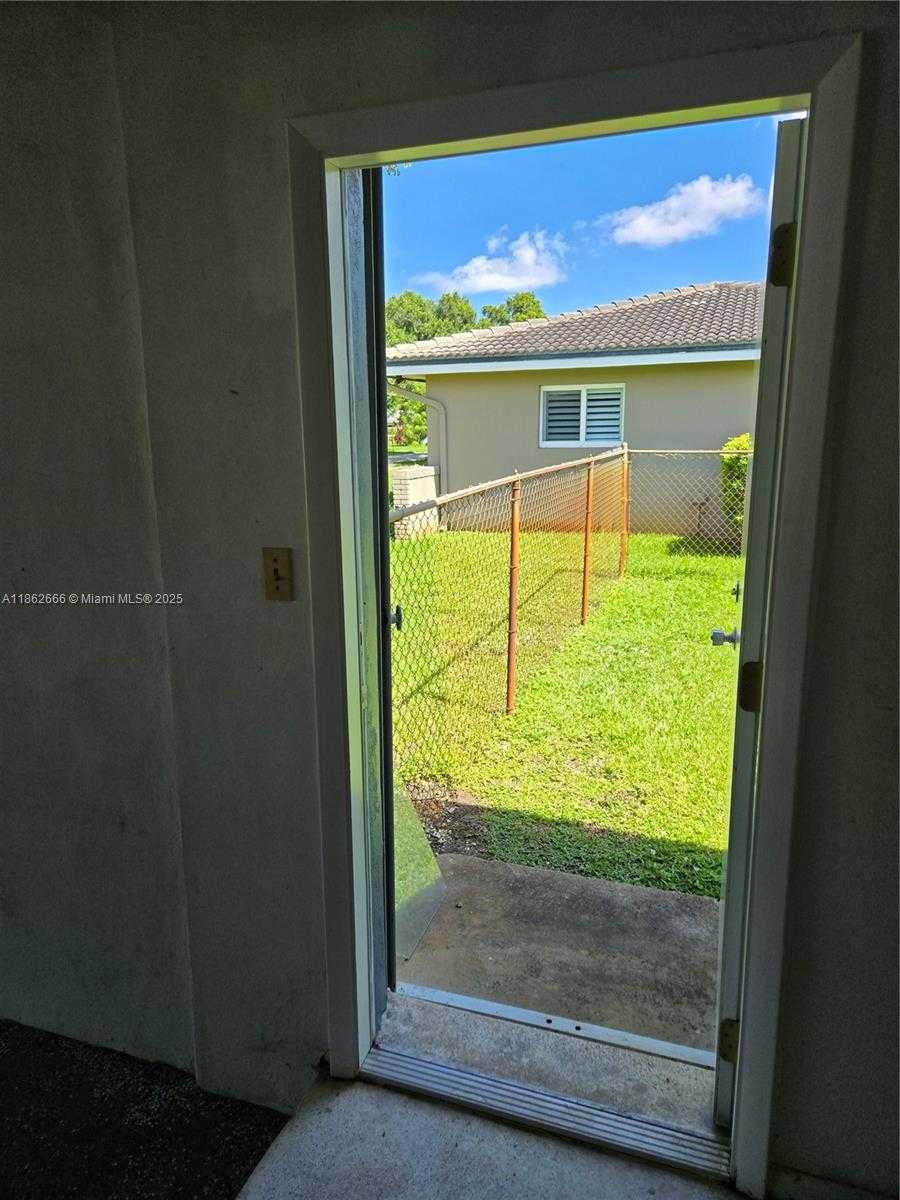 Small Image of 520 NORTH WEST 75TH TER, Plantation Number 71