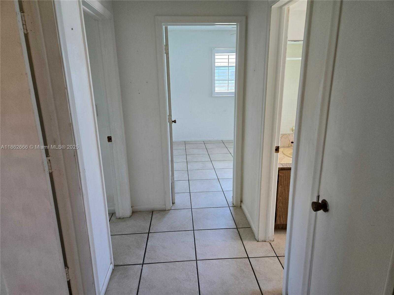 Small Image of 520 NORTH WEST 75TH TER, Plantation Number 73