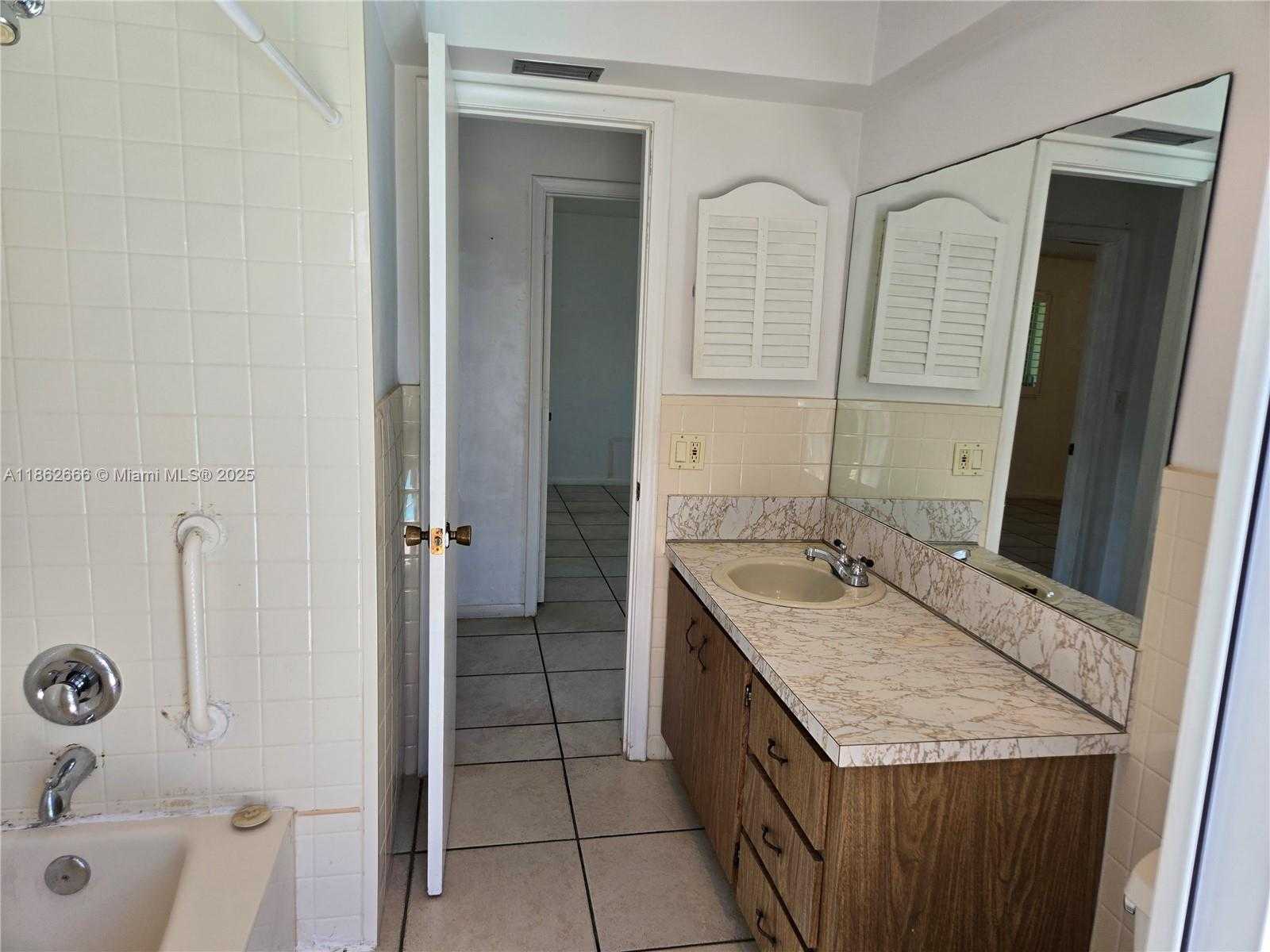 Small Image of 520 NORTH WEST 75TH TER, Plantation Number 78