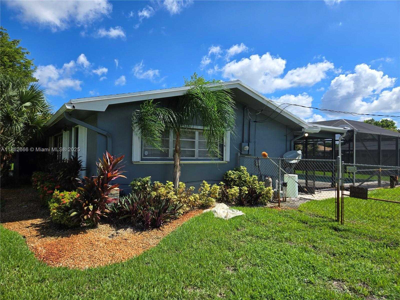 Small Image of 520 NORTH WEST 75TH TER, Plantation Number 9