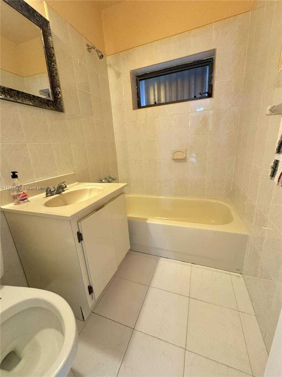 Small Image of 275 EAST 34TH ST, Hialeah Number 10