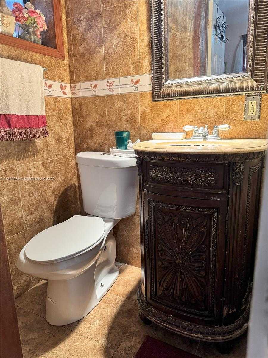 Small Image of 275 EAST 34TH ST, Hialeah Number 11