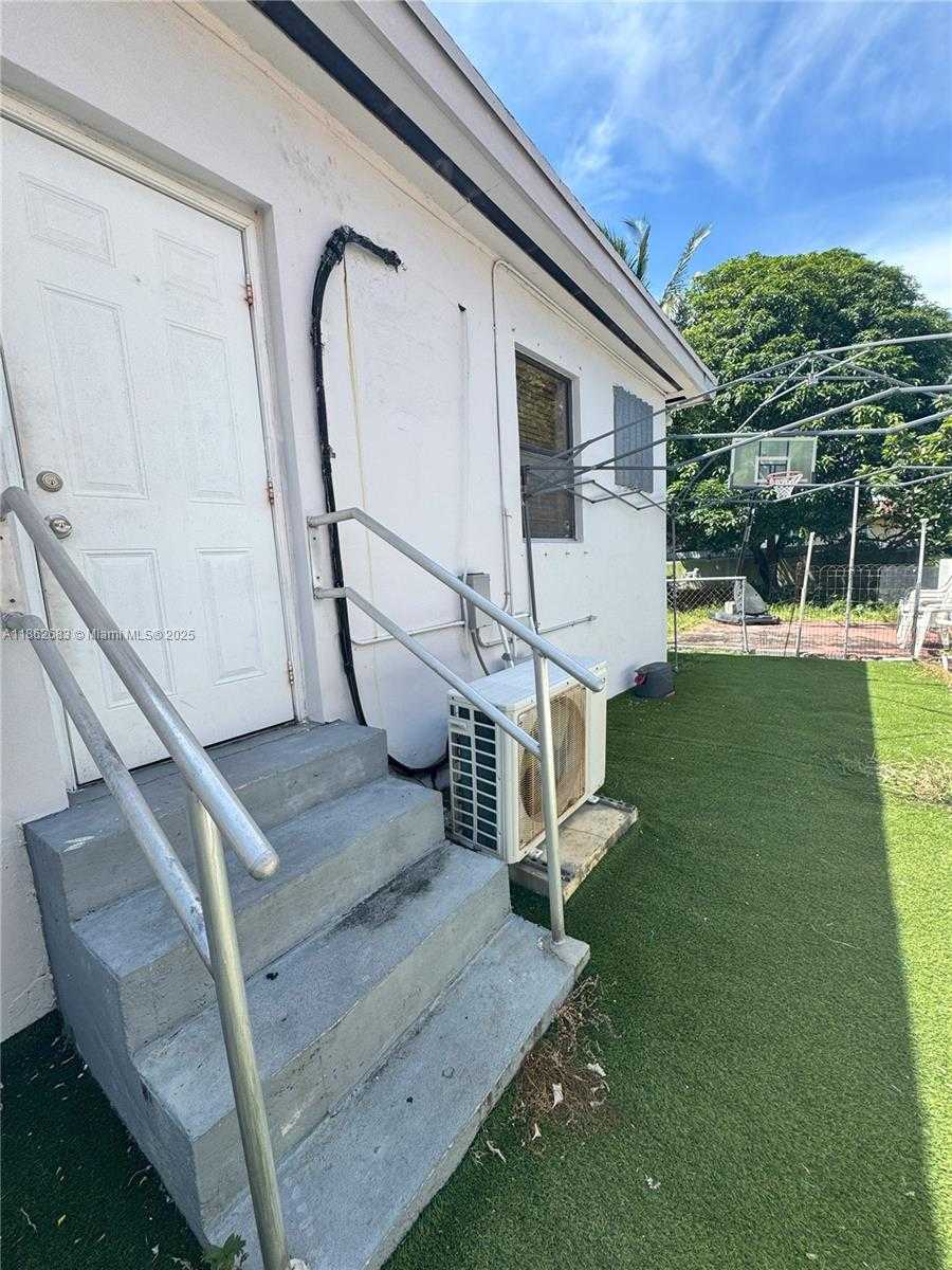 Small Image of 275 EAST 34TH ST, Hialeah Number 16