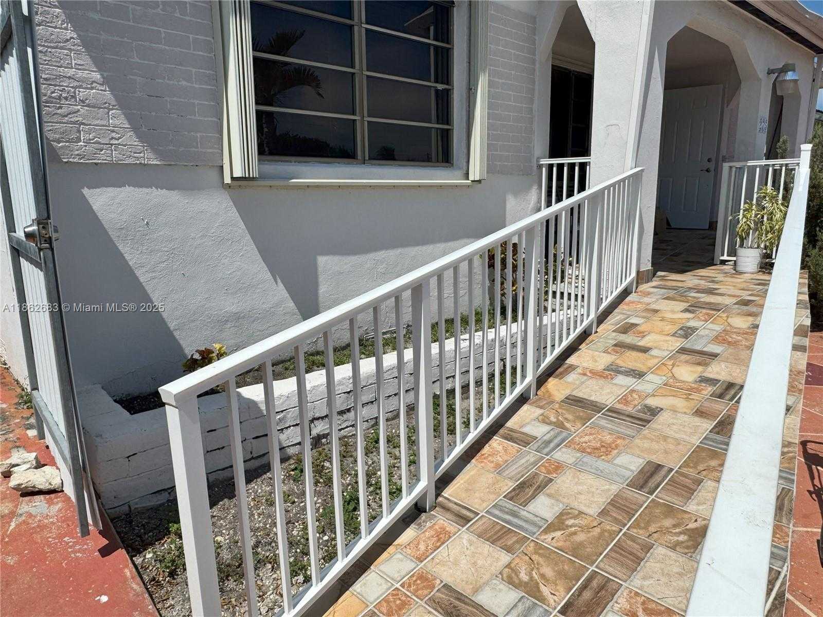 Small Image of 275 EAST 34TH ST, Hialeah Number 2