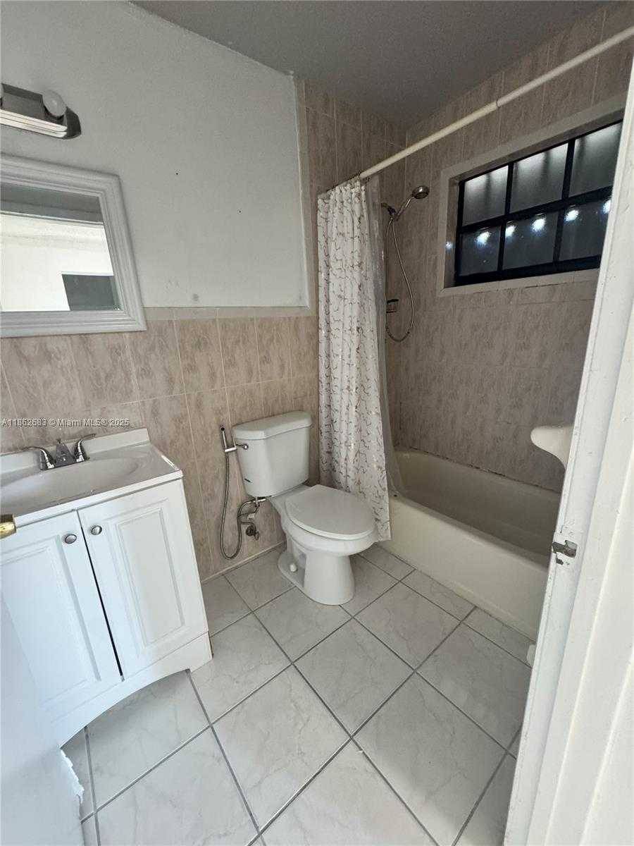 Small Image of 275 EAST 34TH ST, Hialeah Number 9