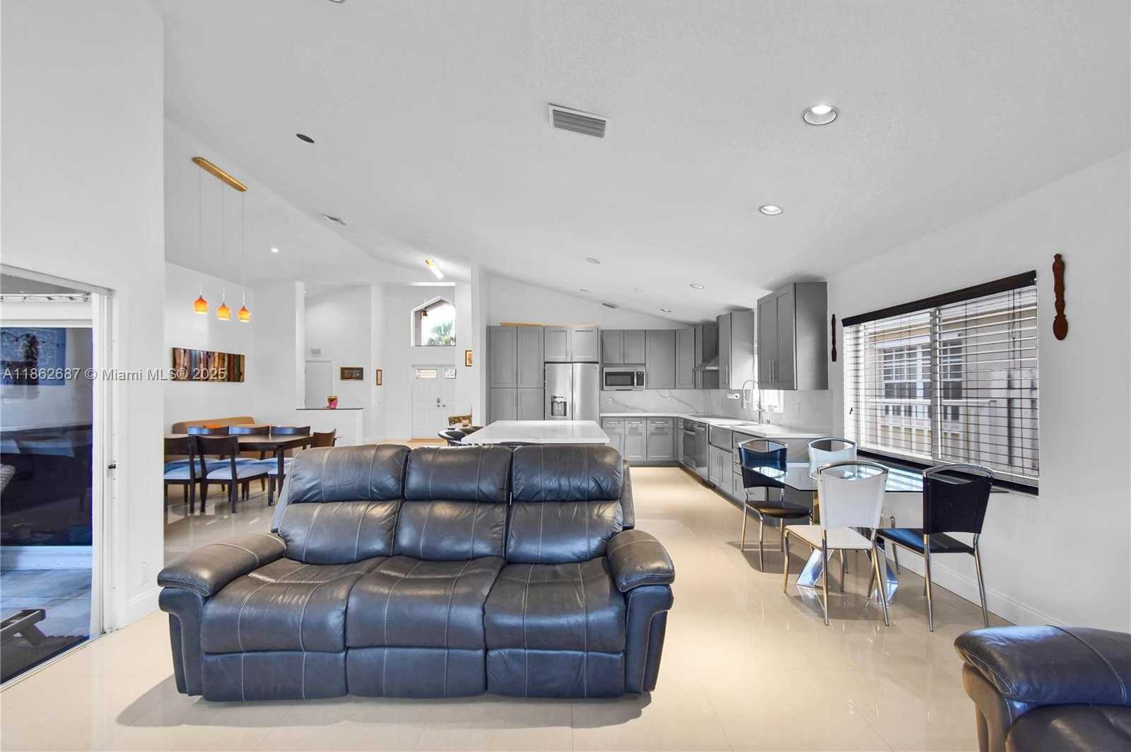 Small Image of 211 CAMERON CT, Weston Number 11