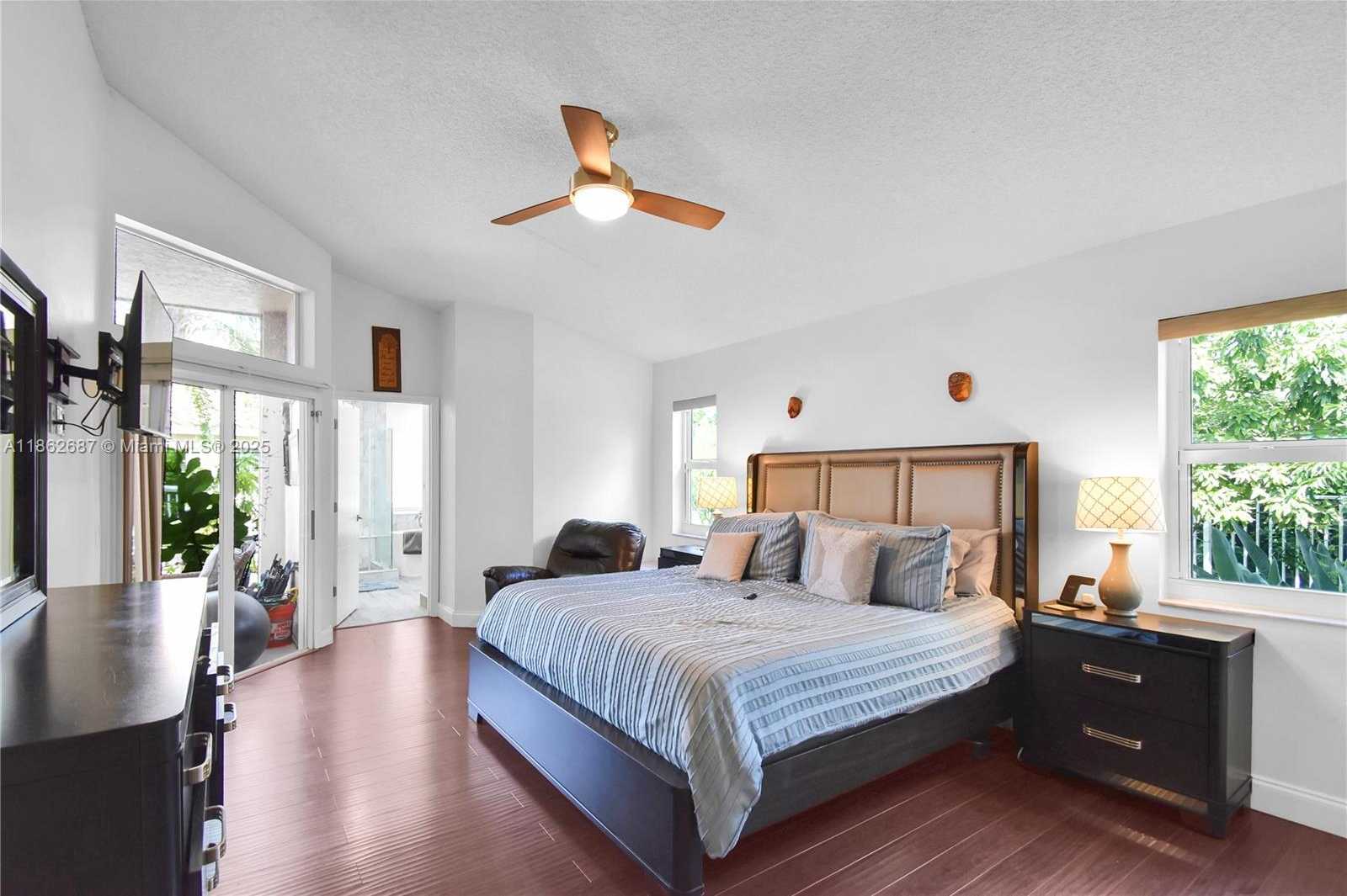 Small Image of 211 CAMERON CT, Weston Number 16