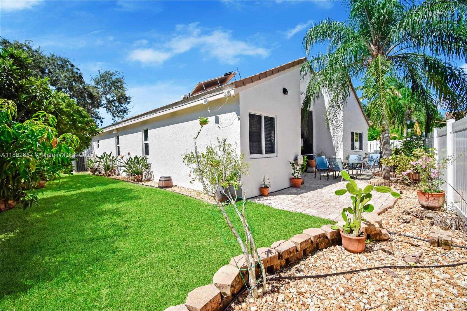 Small Image of 211 CAMERON CT, Weston Number 24