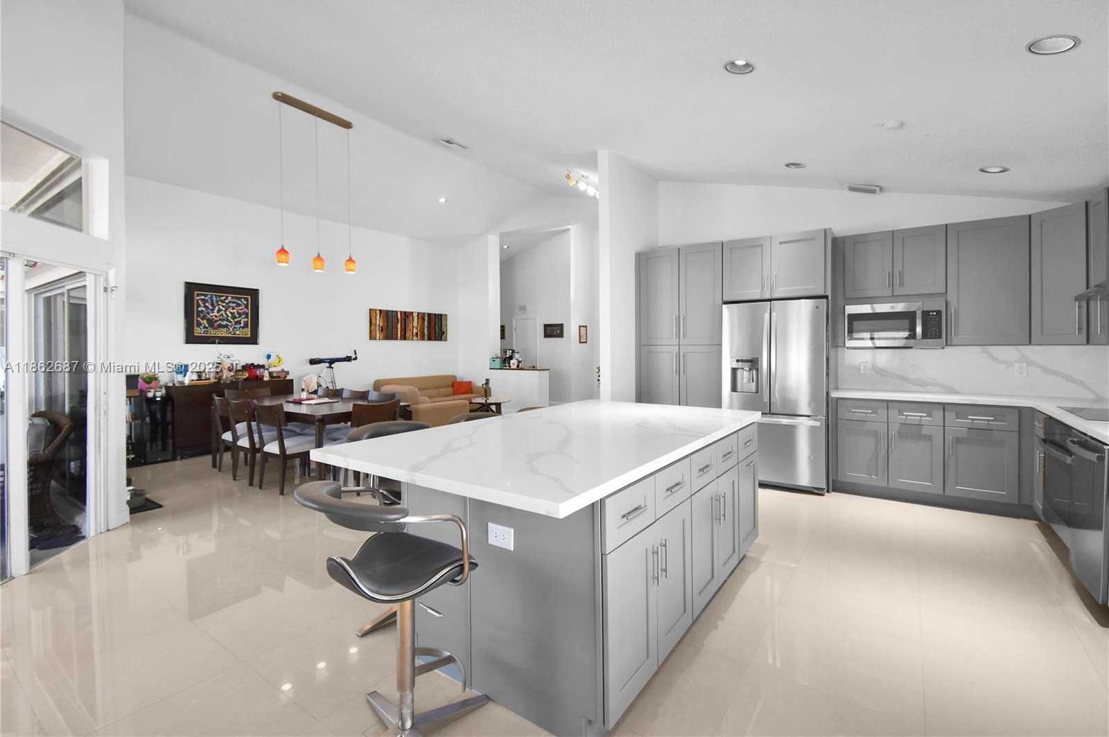 Small Image of 211 CAMERON CT, Weston Number 5
