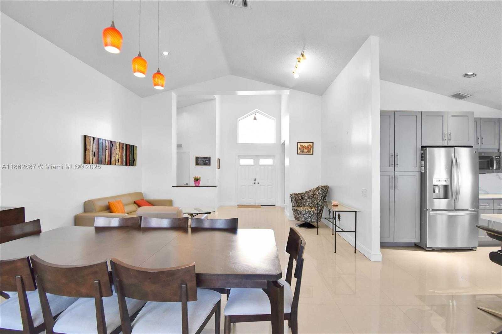 Small Image of 211 CAMERON CT, Weston Number 7
