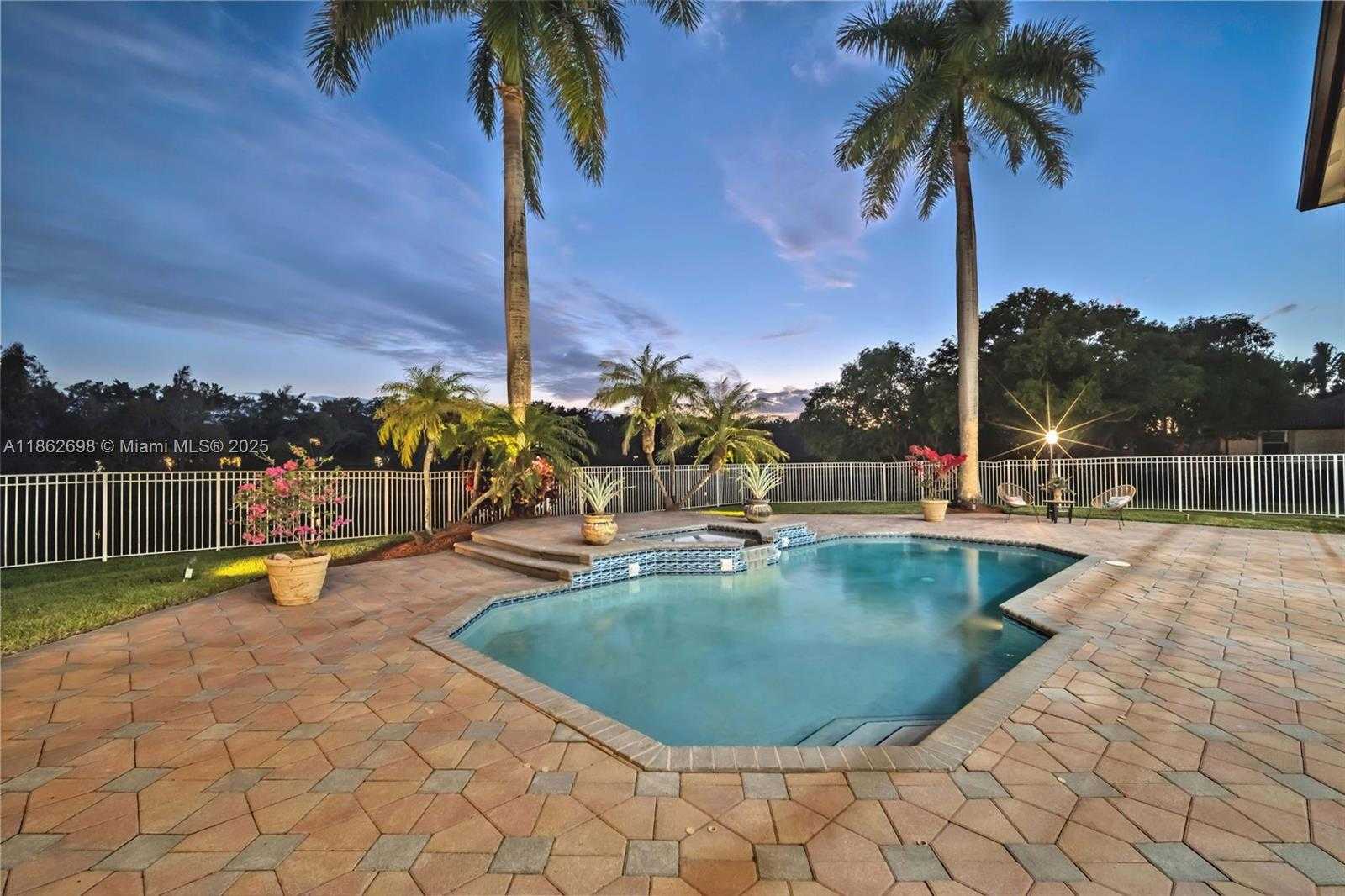 Small Image of 3855 WINDMILL LAKE RD, Weston Number 11