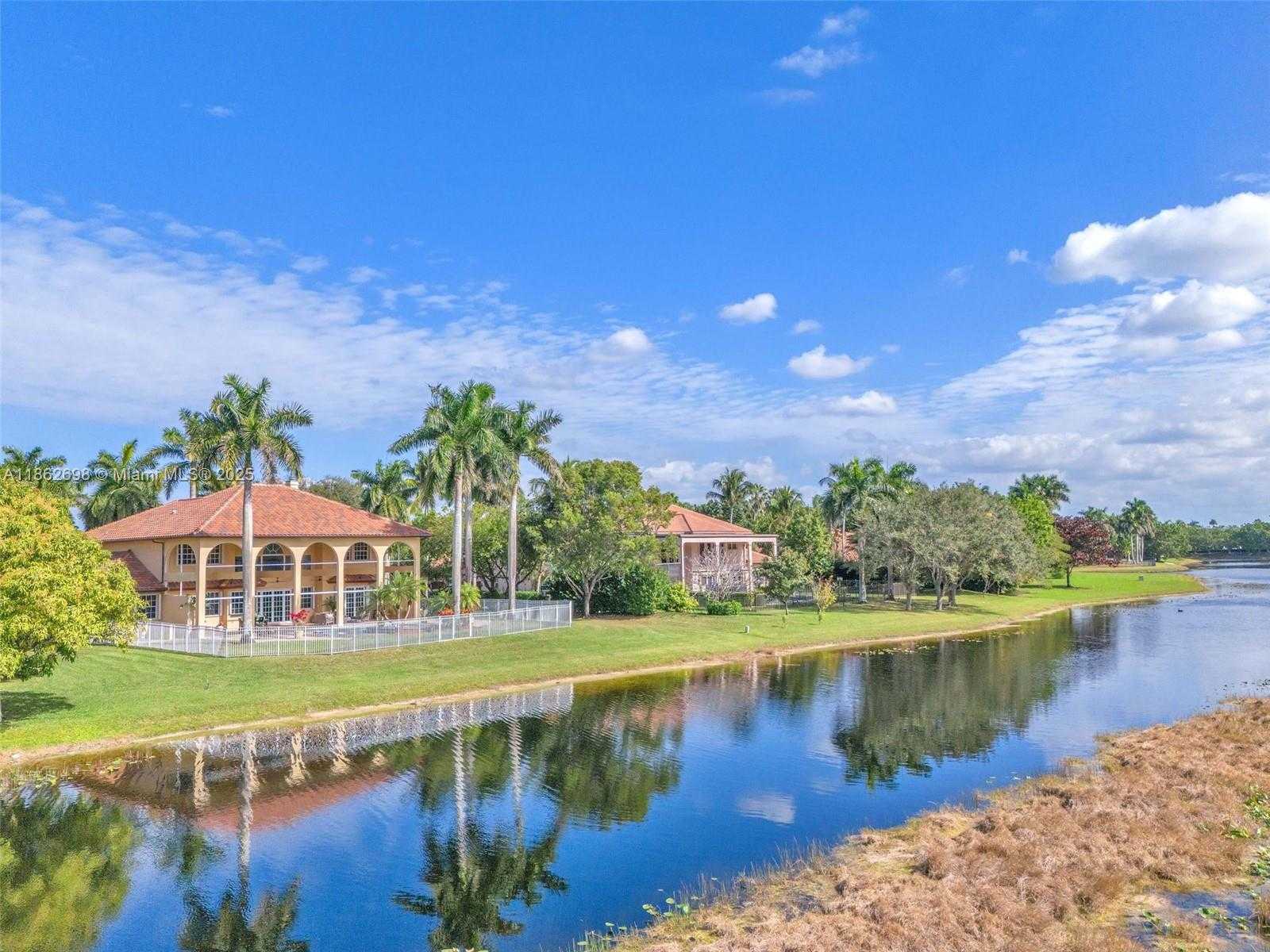 Small Image of 3855 WINDMILL LAKE RD, Weston Number 13