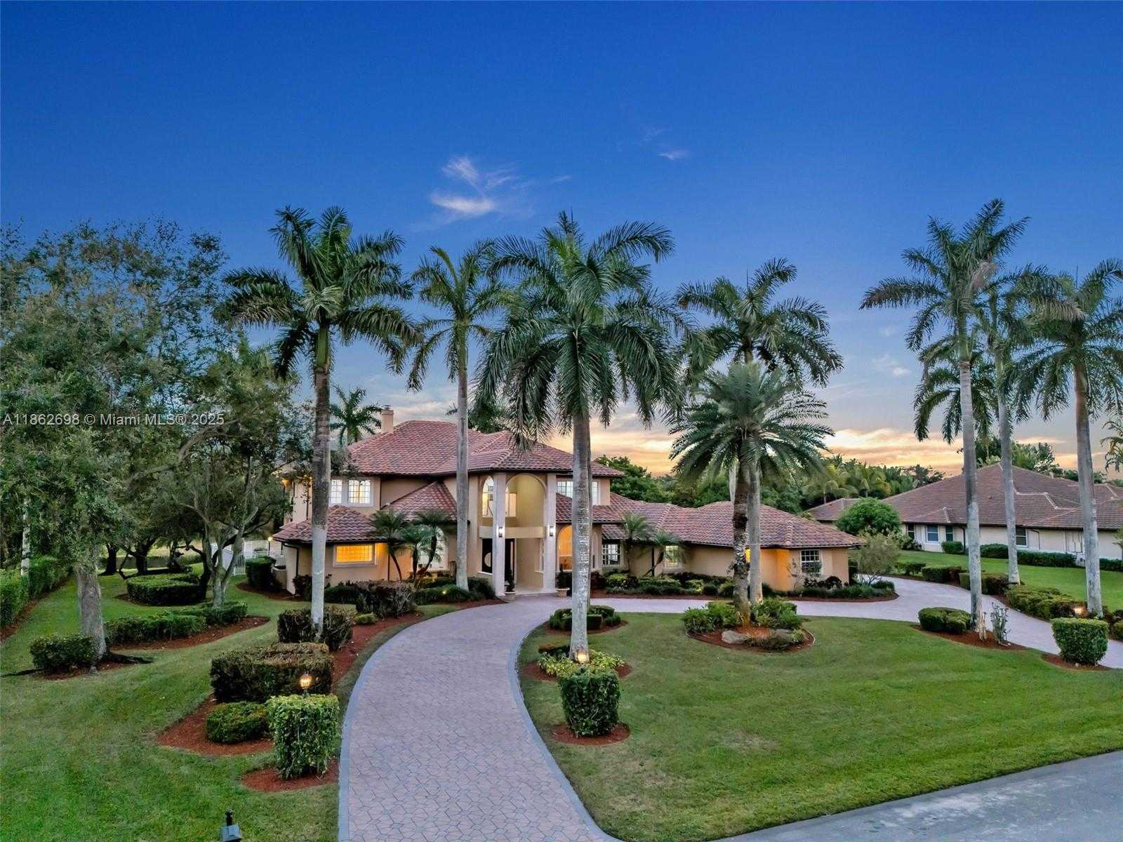Small Image of 3855 WINDMILL LAKE RD, Weston Number 2