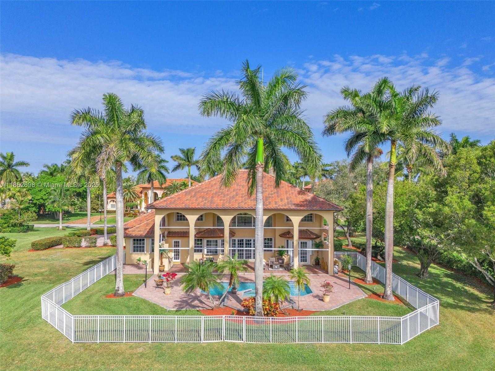 Small Image of 3855 WINDMILL LAKE RD, Weston Number 71