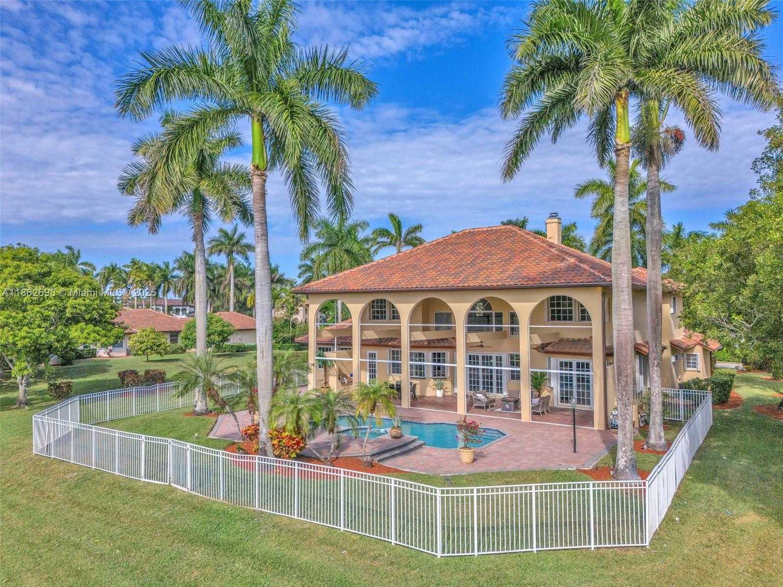 Small Image of 3855 WINDMILL LAKE RD, Weston Number 77
