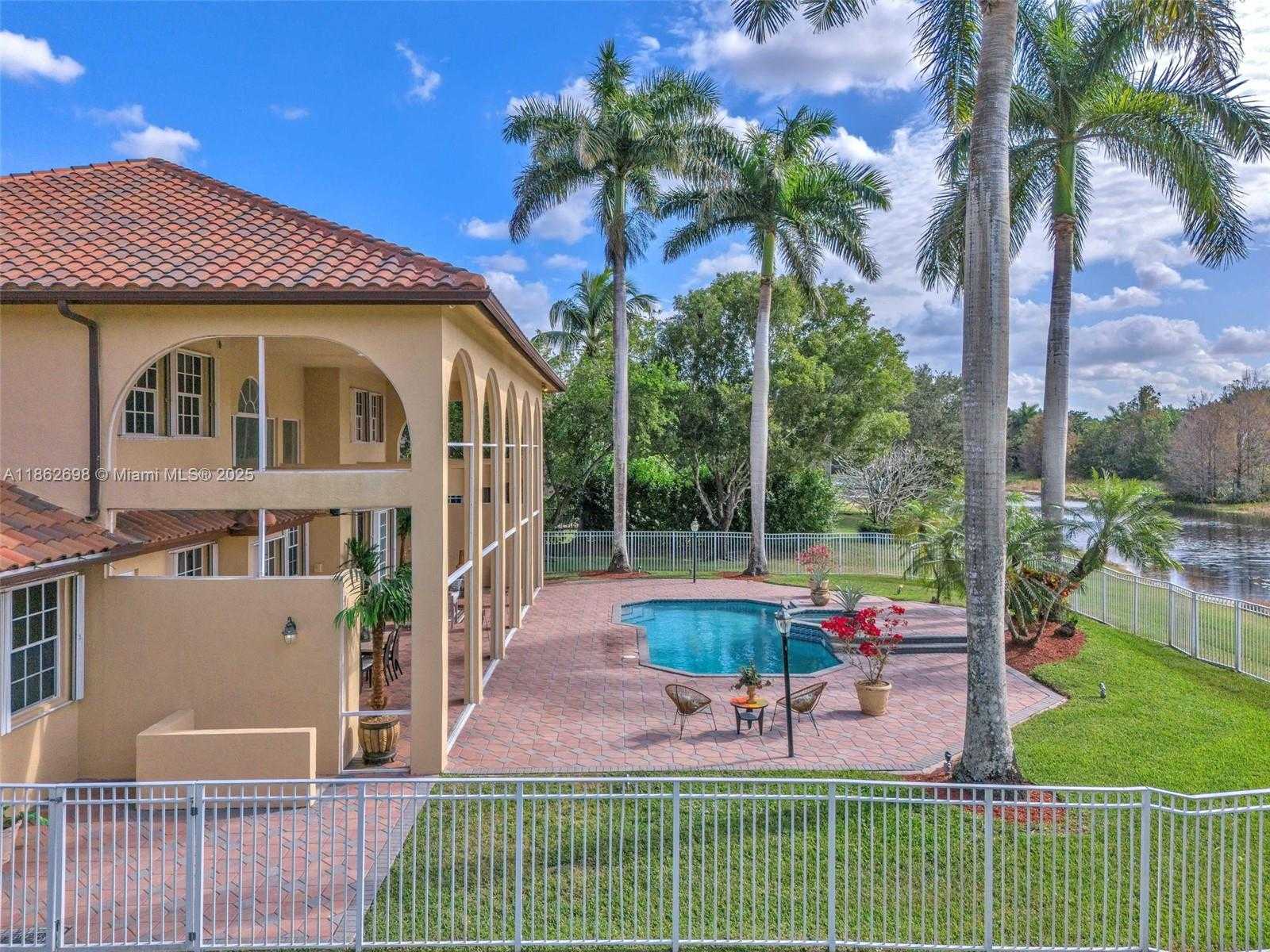 Small Image of 3855 WINDMILL LAKE RD, Weston Number 79
