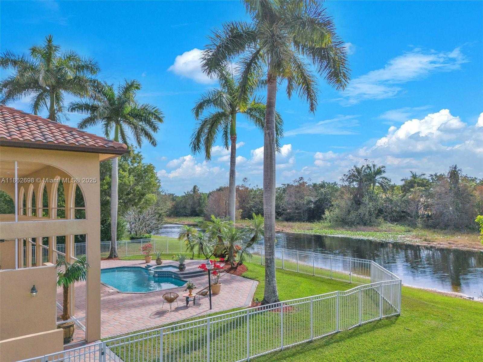 Small Image of 3855 WINDMILL LAKE RD, Weston Number 80