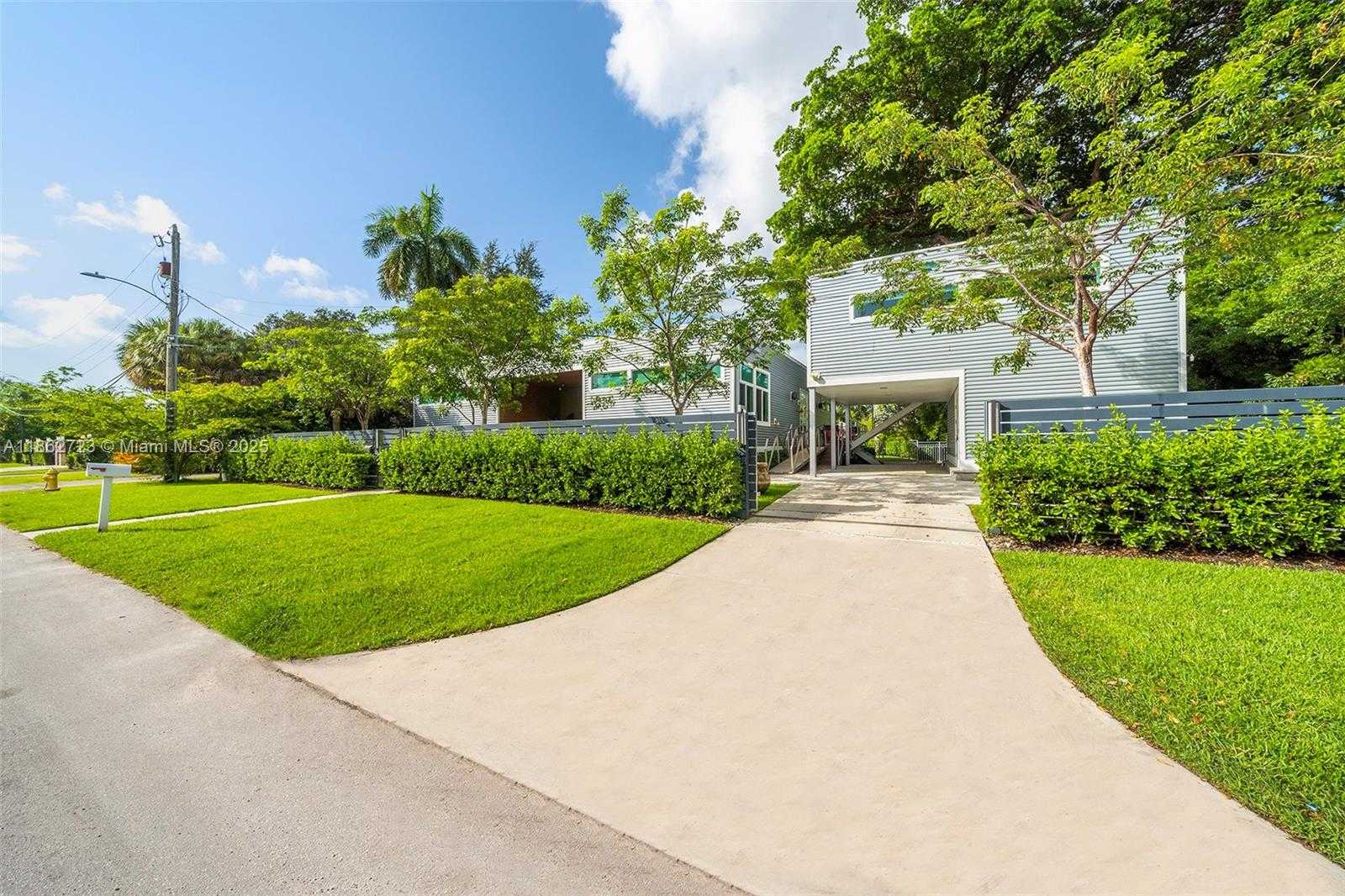 Small Image of 1000 NORTH EAST LITTLE RIVER DR, Miami Number 14