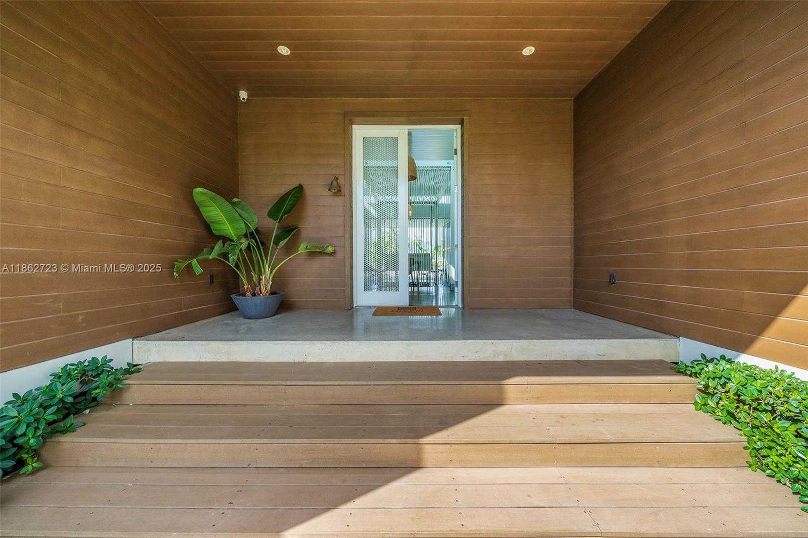 Small Image of 1000 NORTH EAST LITTLE RIVER DR, Miami Number 15
