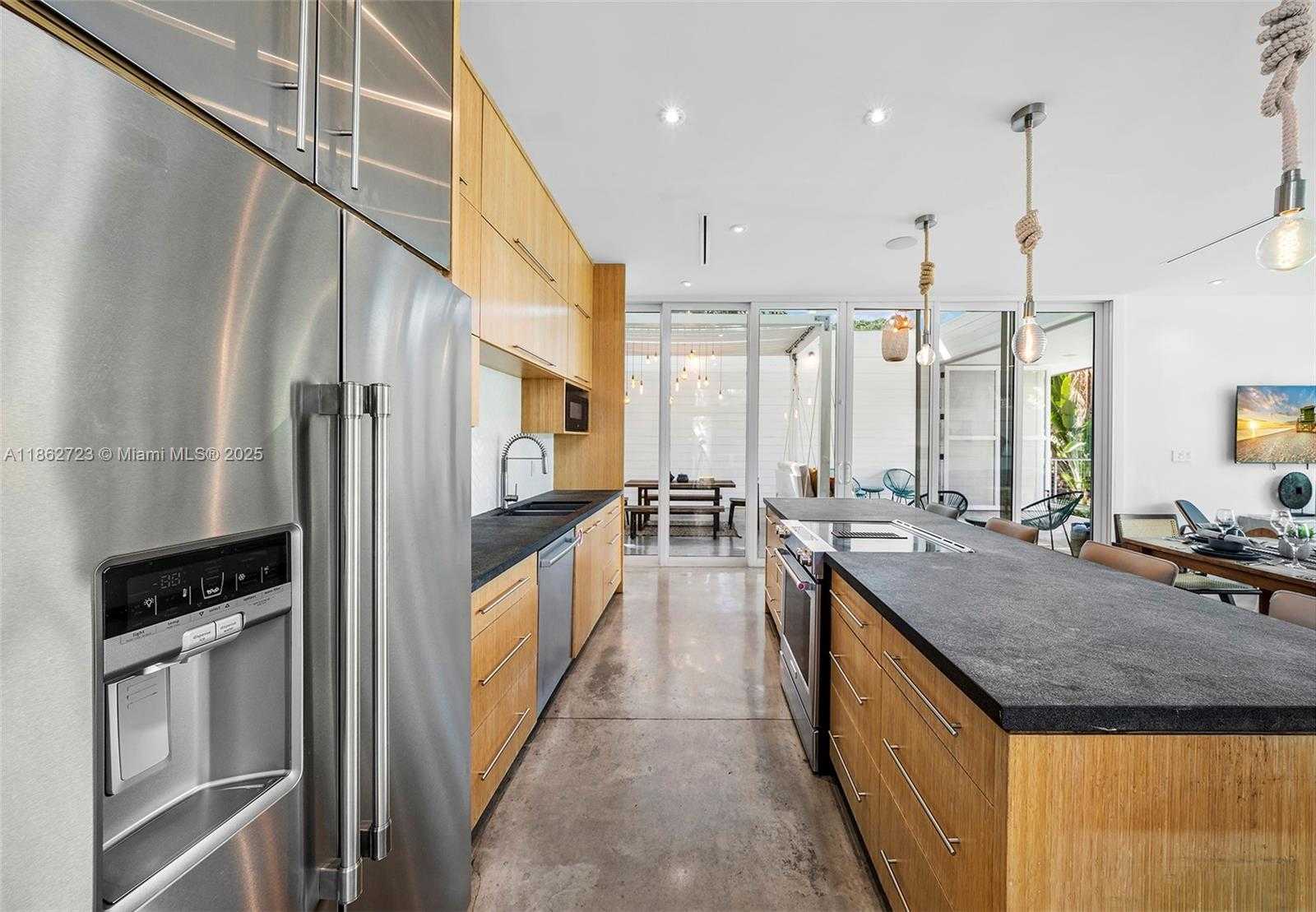 Small Image of 1000 NORTH EAST LITTLE RIVER DR, Miami Number 20