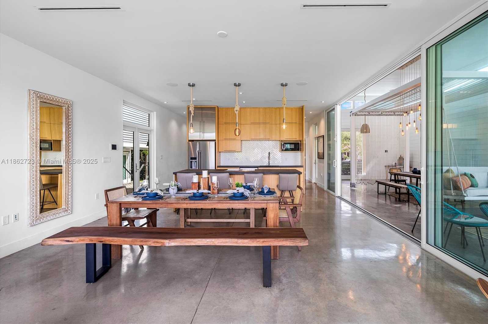 Small Image of 1000 NORTH EAST LITTLE RIVER DR, Miami Number 32