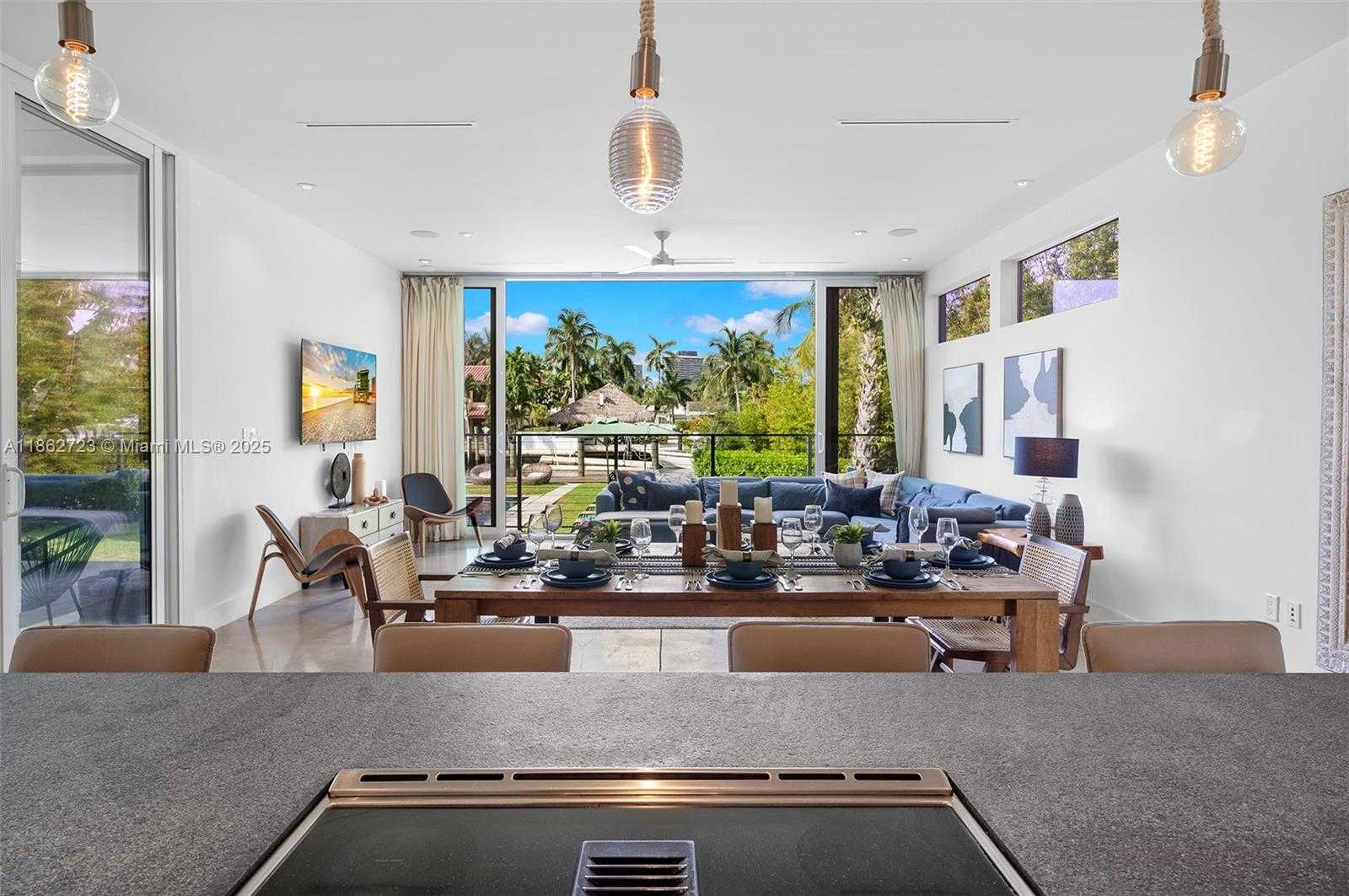 Small Image of 1000 NORTH EAST LITTLE RIVER DR, Miami Number 34