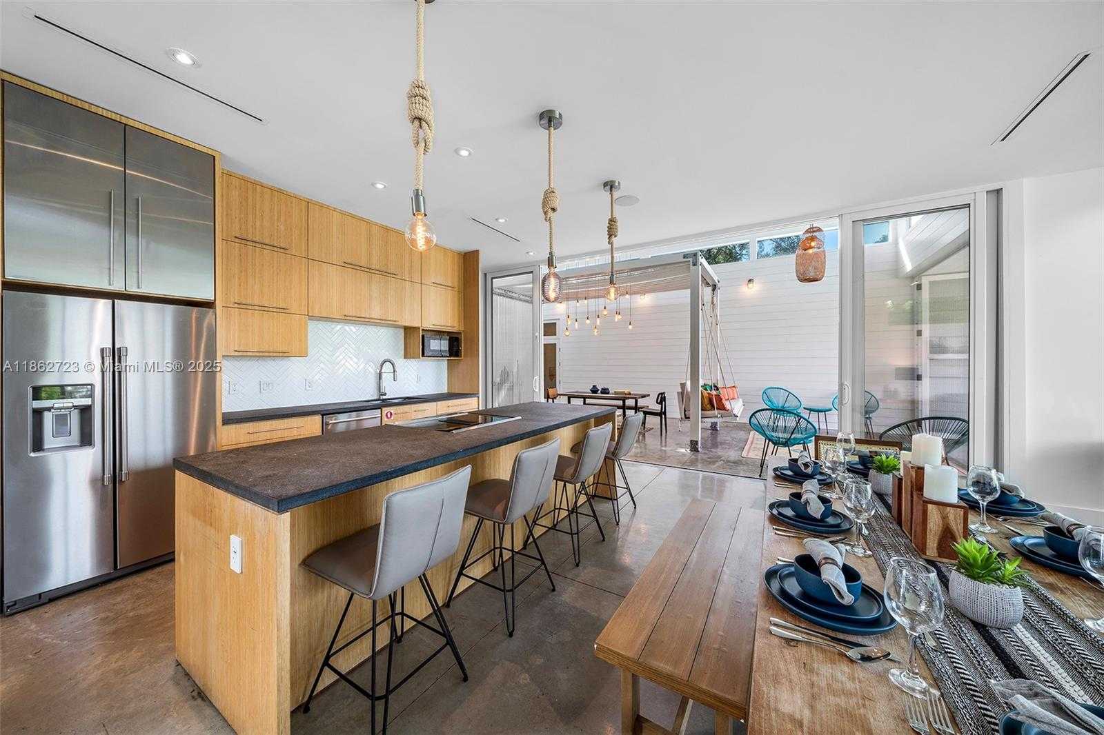 Small Image of 1000 NORTH EAST LITTLE RIVER DR, Miami Number 35