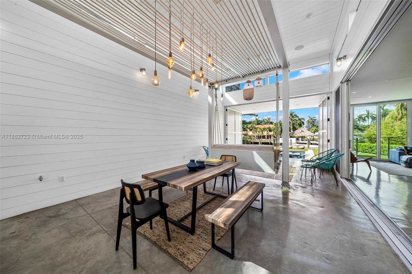 Small Image of 1000 NORTH EAST LITTLE RIVER DR, Miami Number 37