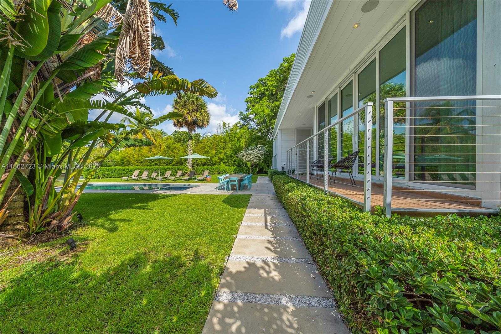 Small Image of 1000 NORTH EAST LITTLE RIVER DR, Miami Number 43