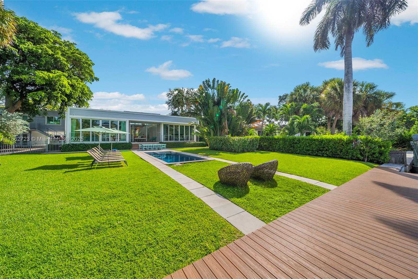 Small Image of 1000 NORTH EAST LITTLE RIVER DR, Miami Number 52
