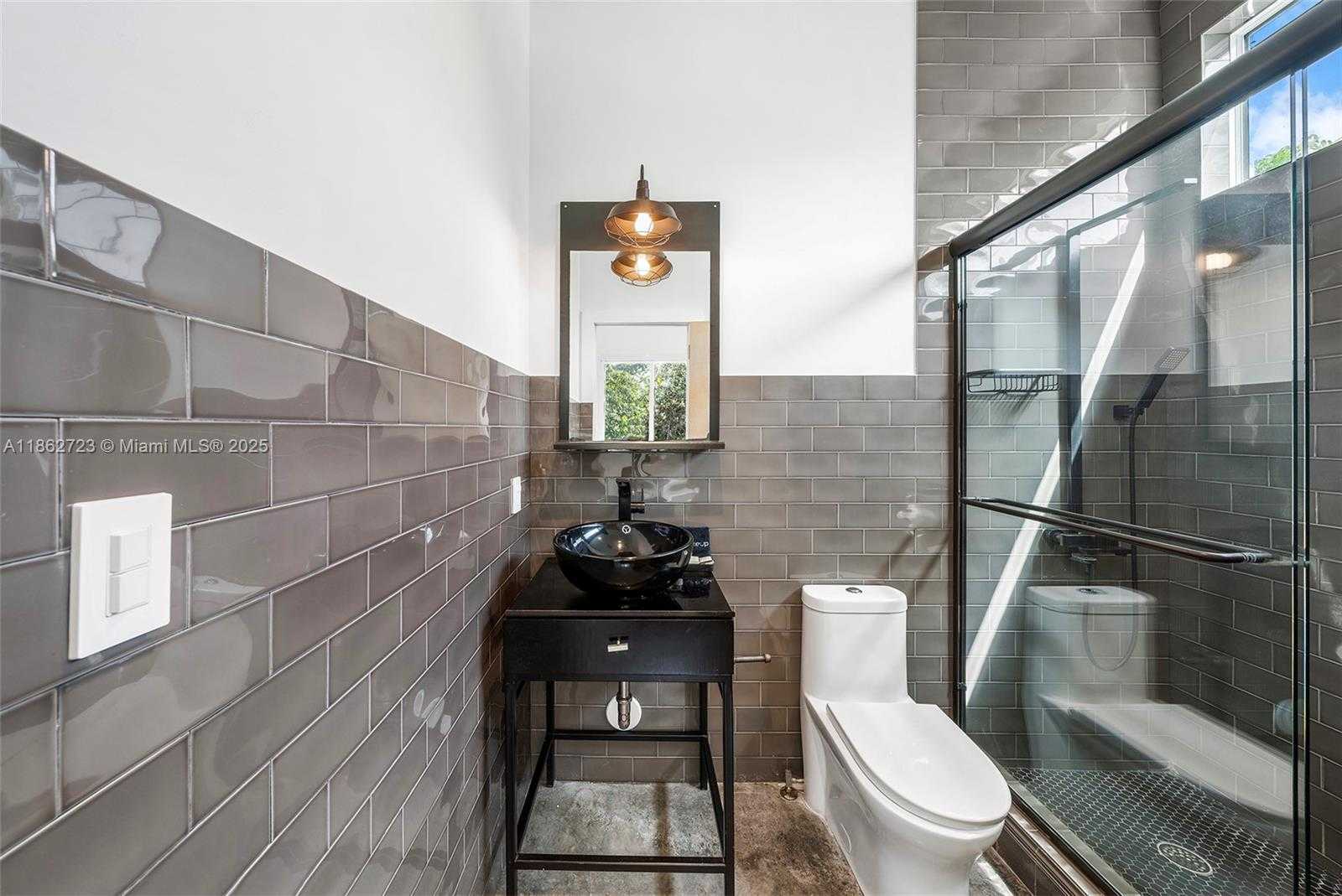 Small Image of 1000 NORTH EAST LITTLE RIVER DR, Miami Number 74