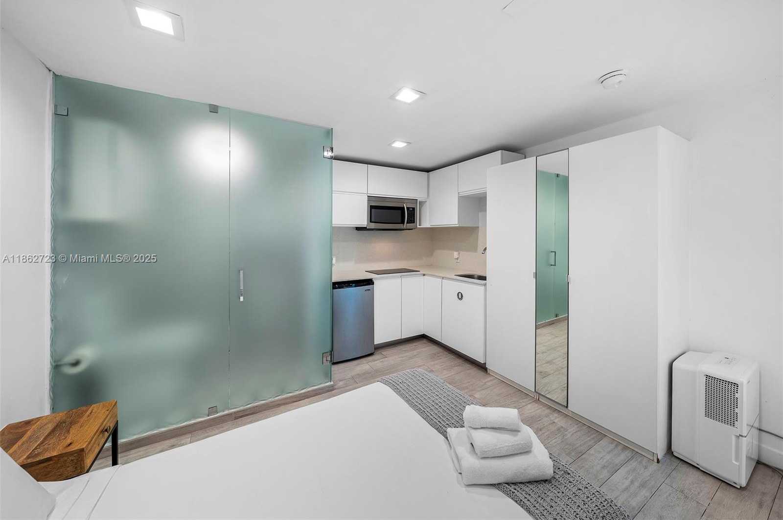 Small Image of 1000 NORTH EAST LITTLE RIVER DR, Miami Number 81