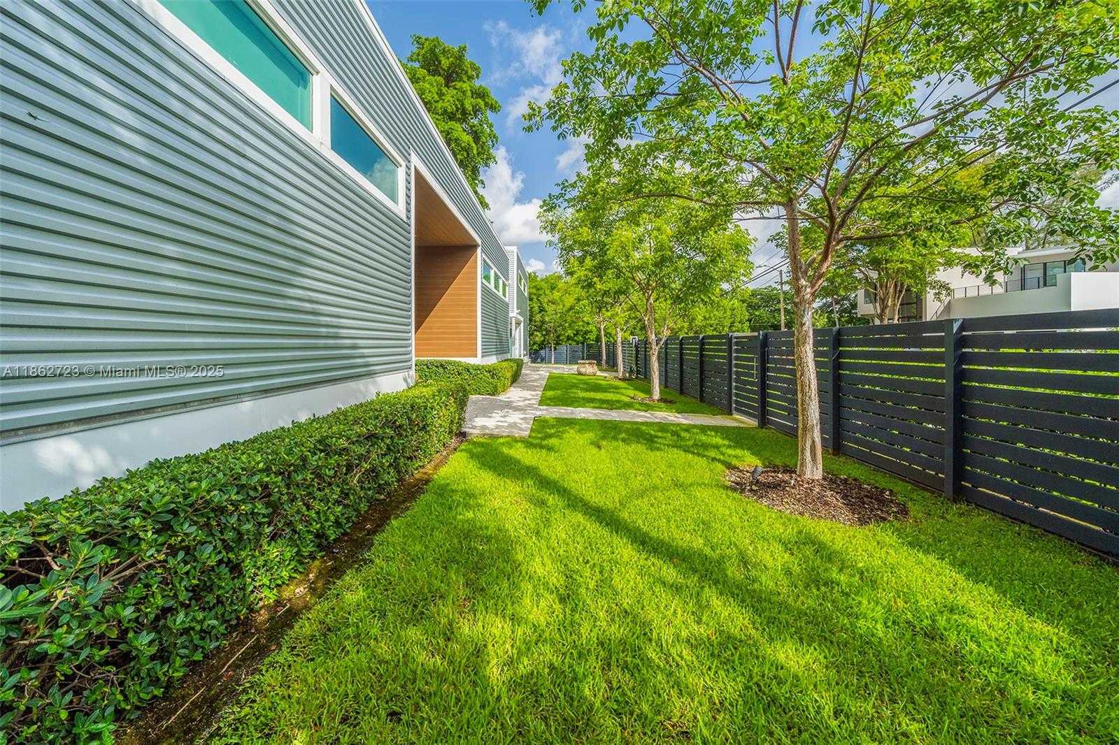 Small Image of 1000 NORTH EAST LITTLE RIVER DR, Miami Number 90