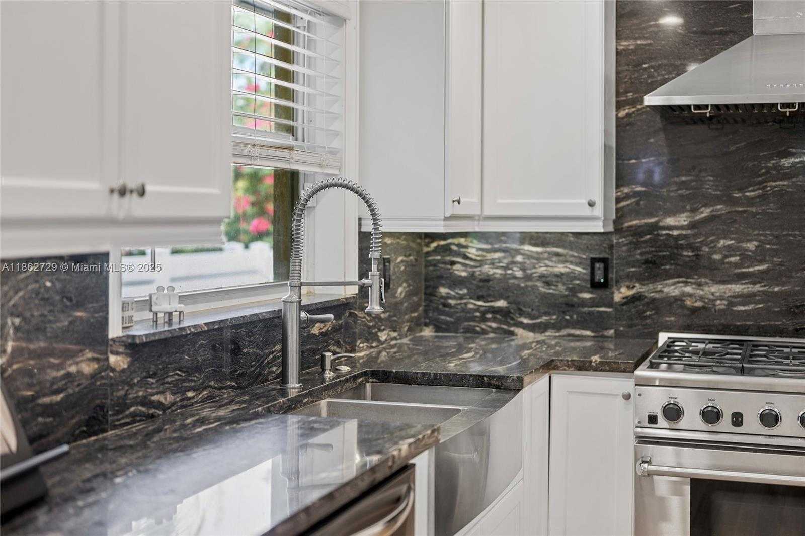 Small Image of 1426 TYLER ST, Hollywood Number 26