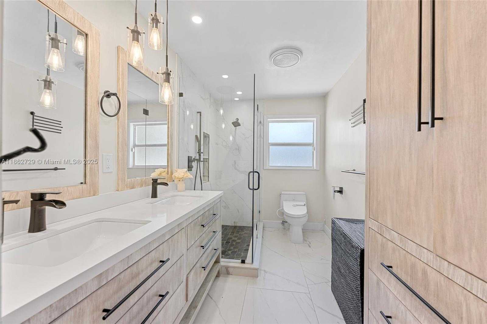 Small Image of 1426 TYLER ST, Hollywood Number 32