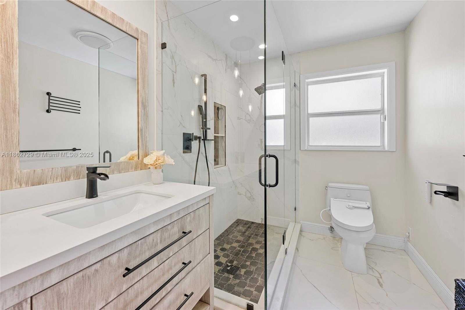 Small Image of 1426 TYLER ST, Hollywood Number 33